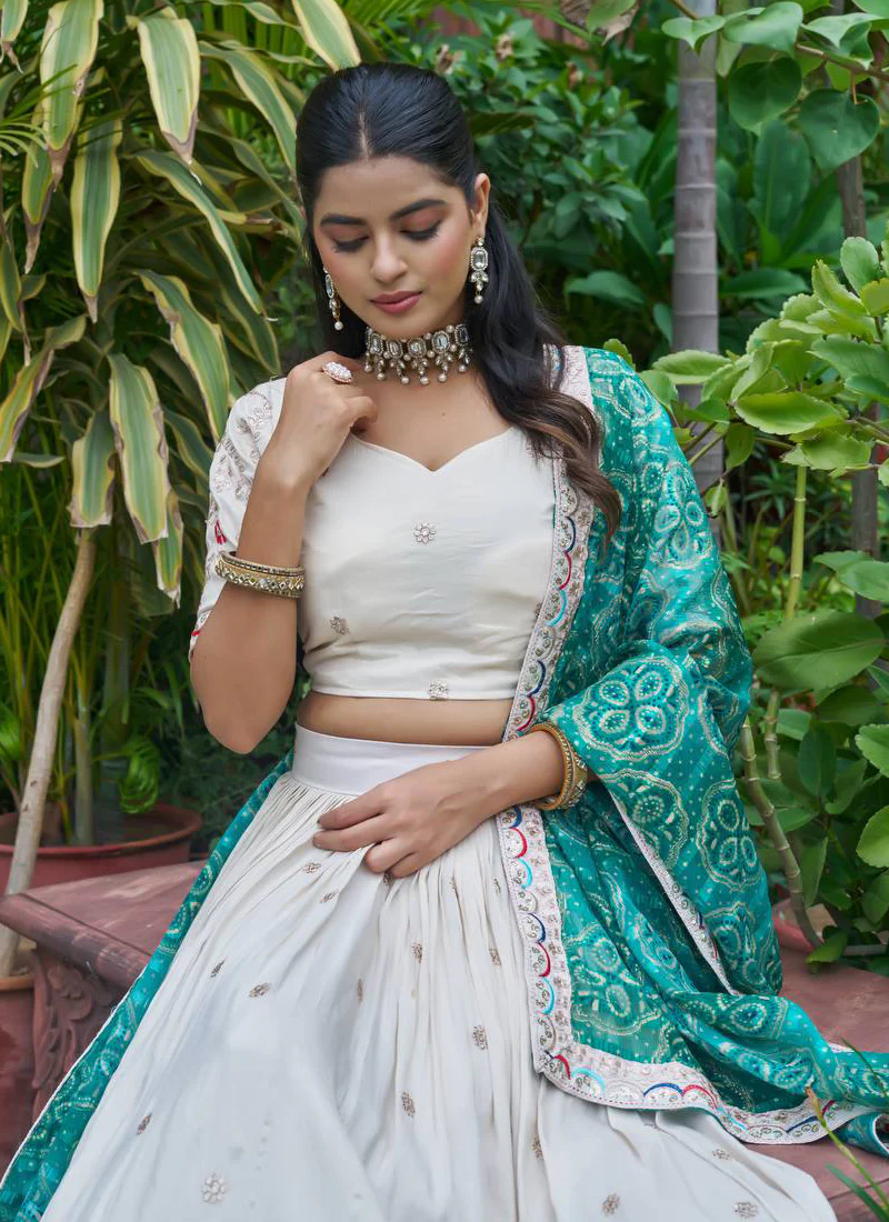 Embroidered Tissue Silk Off White Lehenga Choli With Green Dupatta - Image 2