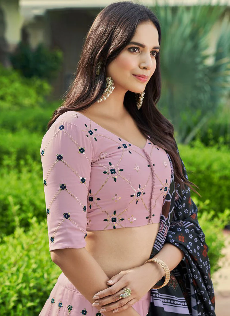 Enthralling Dusty Pink Georgette Thread Embroidered Lehenga - Image 4